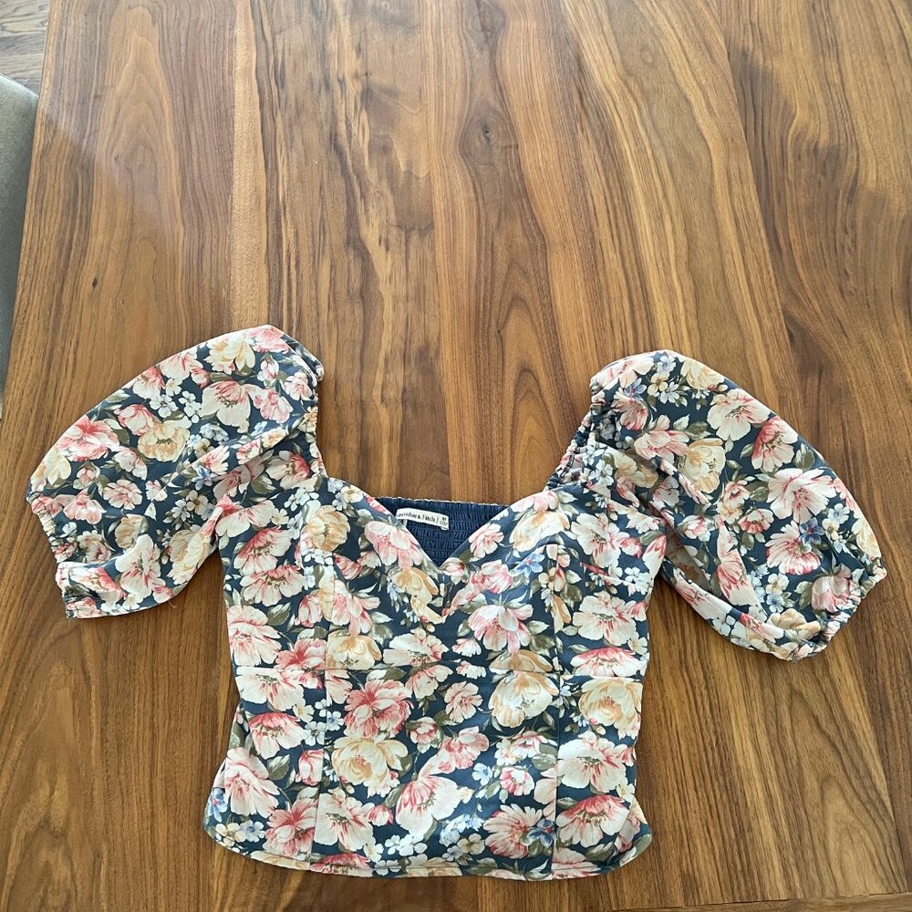 A&F Floral Puff Sleeve Floral Corset Top